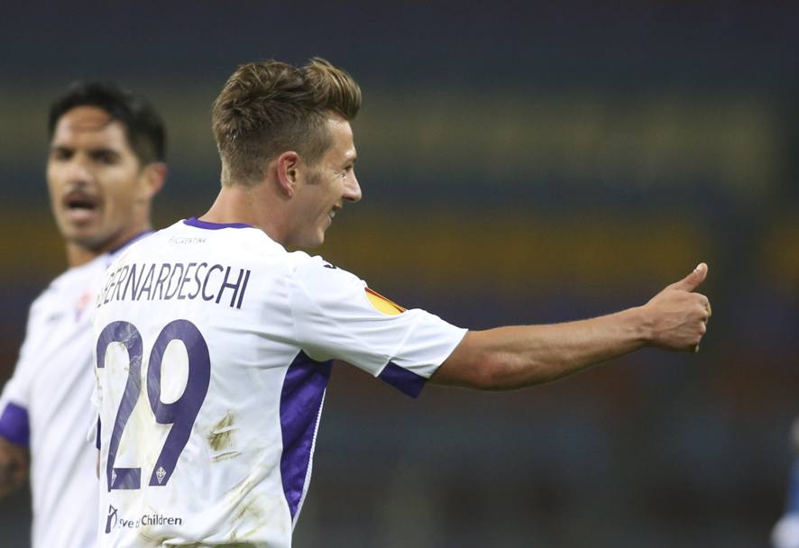 La felicit di Federico Bernardeschi, 20 anni, subito in gol alla prima da titolare con la Fiorentina. Una rete speciale per lui che  cresciuto nelle giovanili viola, partendo dai Pulcini. Reuters